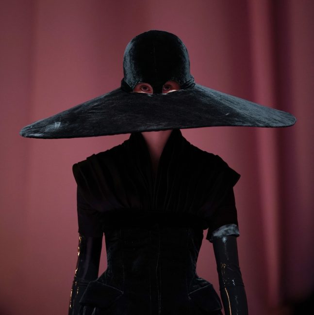 Richard Quinn и неговият Dark couture