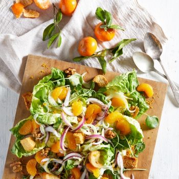 Кулинарен уикенд: 3 рецепти за витаминозни зимни салати с цитруси