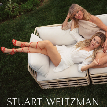Красотата се предава в семейството им: Кейт Хъдсън и майка й Голди Хоун позират за Stuart Weitzman