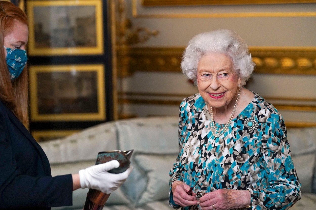 Чаеният ритуал на кралица Елизабет II