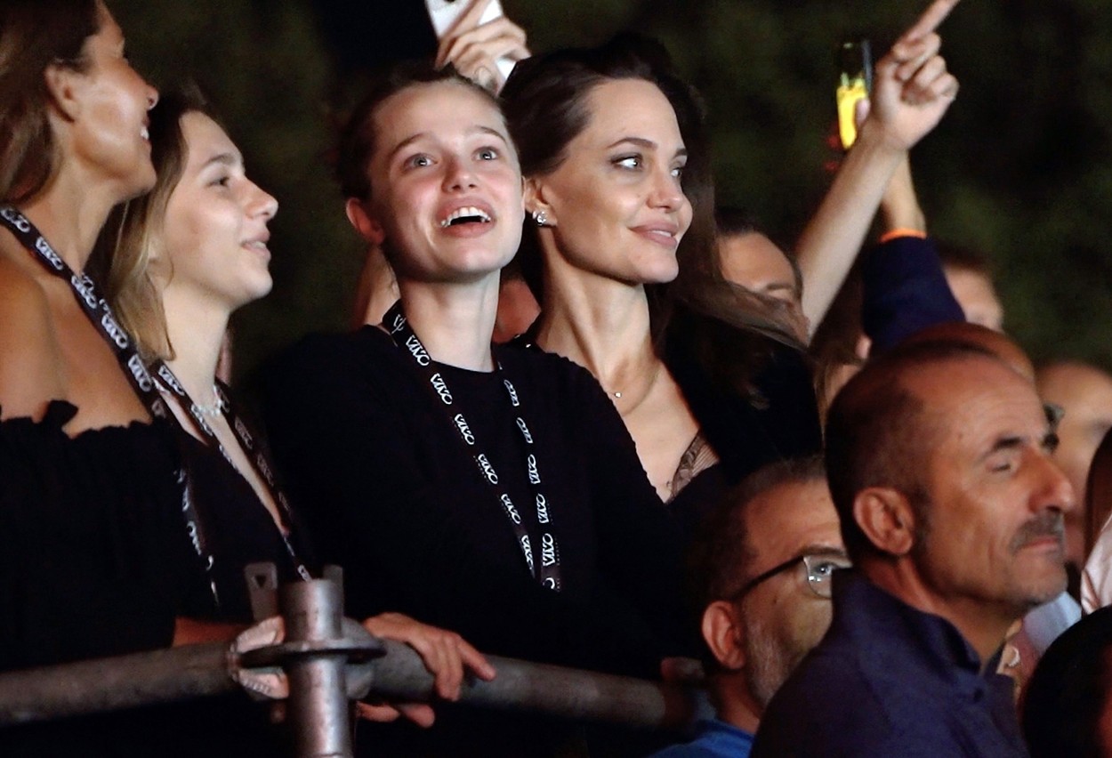 Анджелина Джоли на концерт на Måneskin в Рим