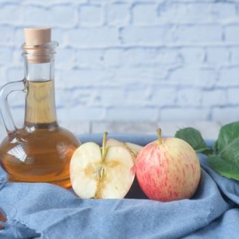 Ползите от ябълковия оцет за косата