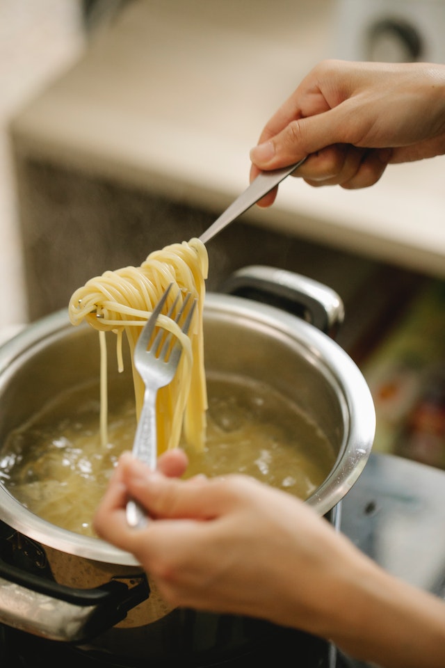 Как да приготвим спагети с прошуто?