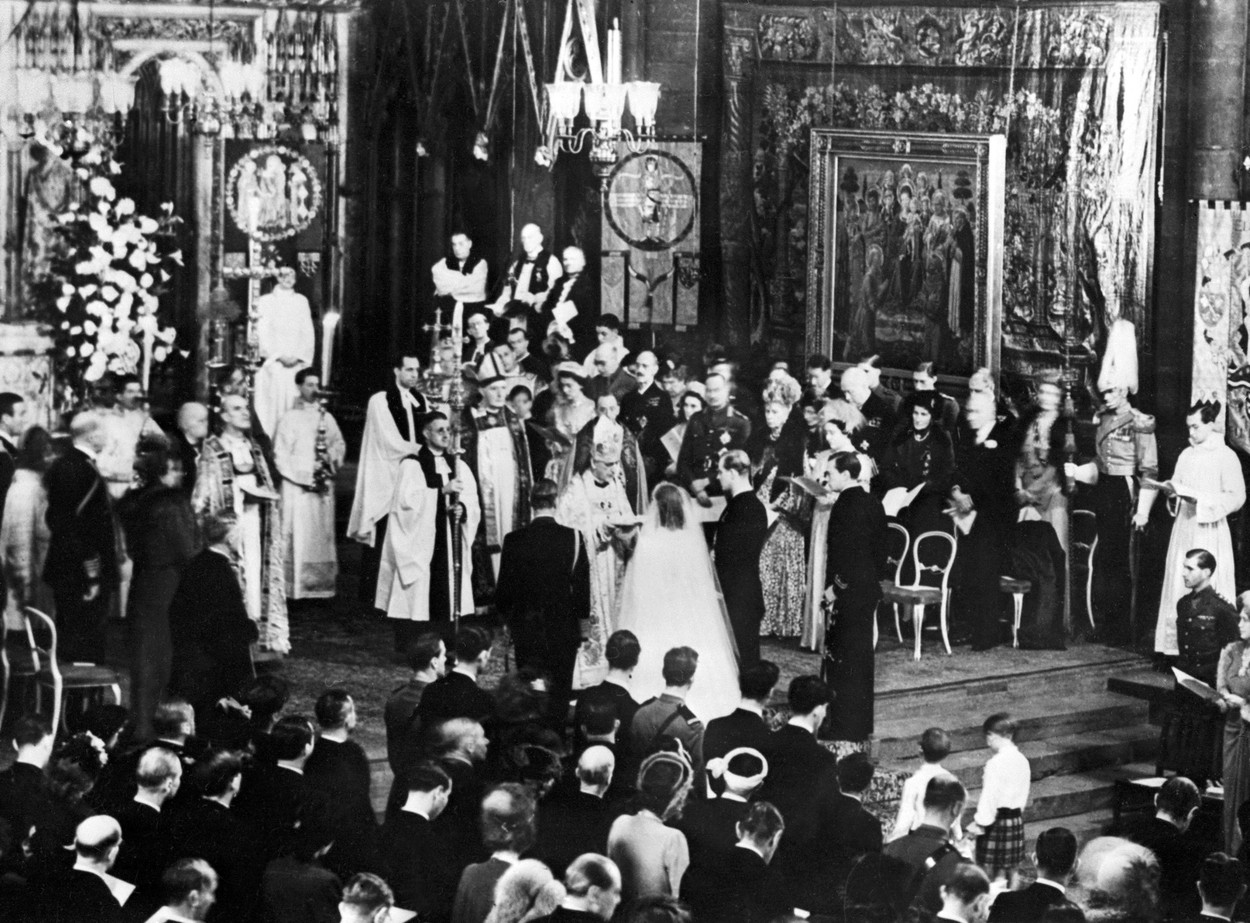 Официалният годеж е обявен във Великобритания на 10 юли 1947 г., точно преди 73 години