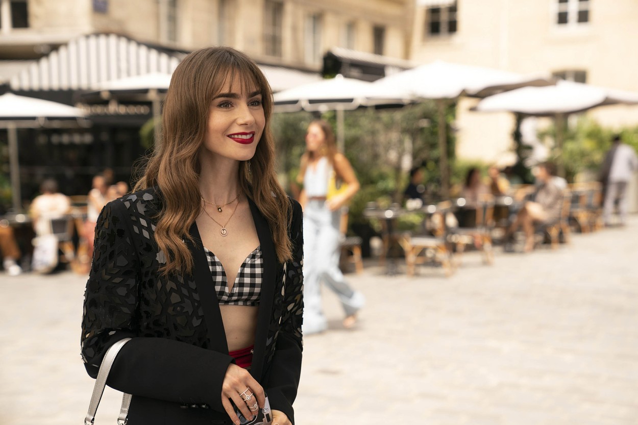 Първият поглед към предстоящия трети сезон на хитовия сериал на Netflix – “Emily in Paris” е тук.
