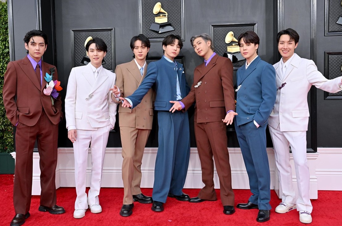 Членовете на BTS ще се присъединят към армията Членовете на BTS ще се присъединят към армията