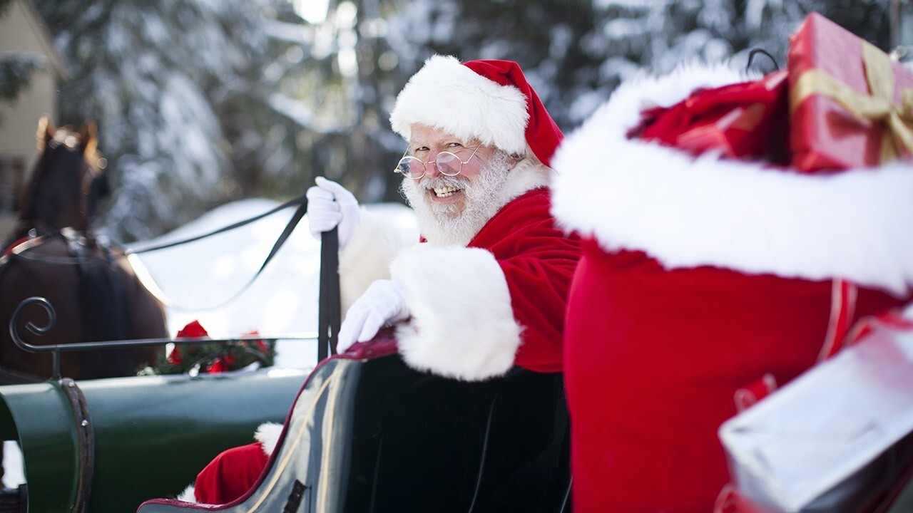 През следващата седмица туристите, посещаващи финландската Лапландия, които според прогнози ще бъдат много тази година, ще могат да се възползват от специален превоз, за да достигнато до къщата на Дядо Коледа.