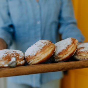 Рецепта за много вкусни и пухкави понички