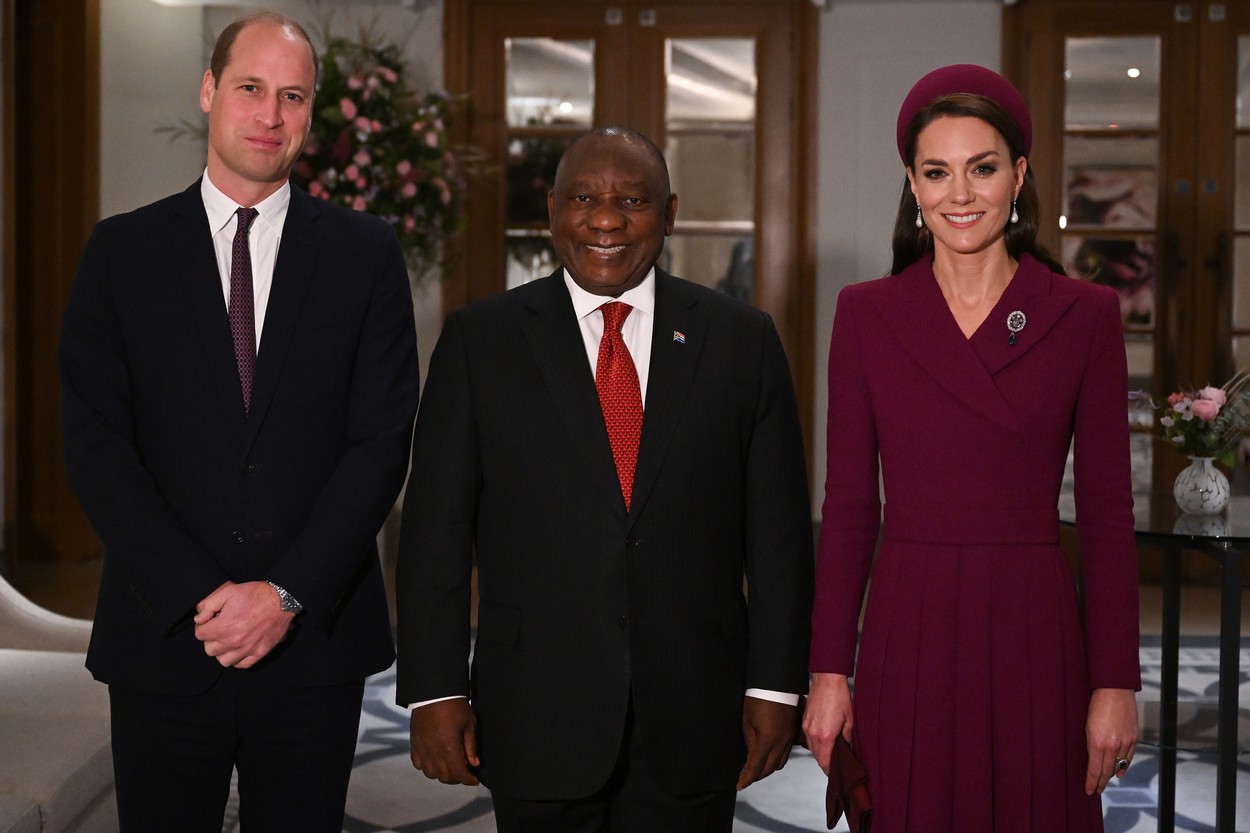 Време е принц Уилям и Кейт Мидълтън да отлетят към Америка след блясъка от държавното празненство в Бъкингамския дворец в чест на южноафриканския президент.