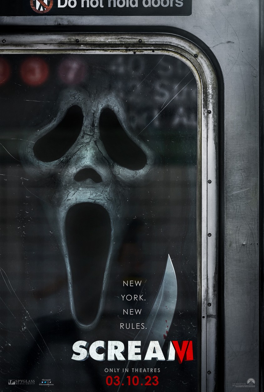 Ново изображение, споделено от USA Today, ни показва Ghostface, който дебне заплашително в нощта.