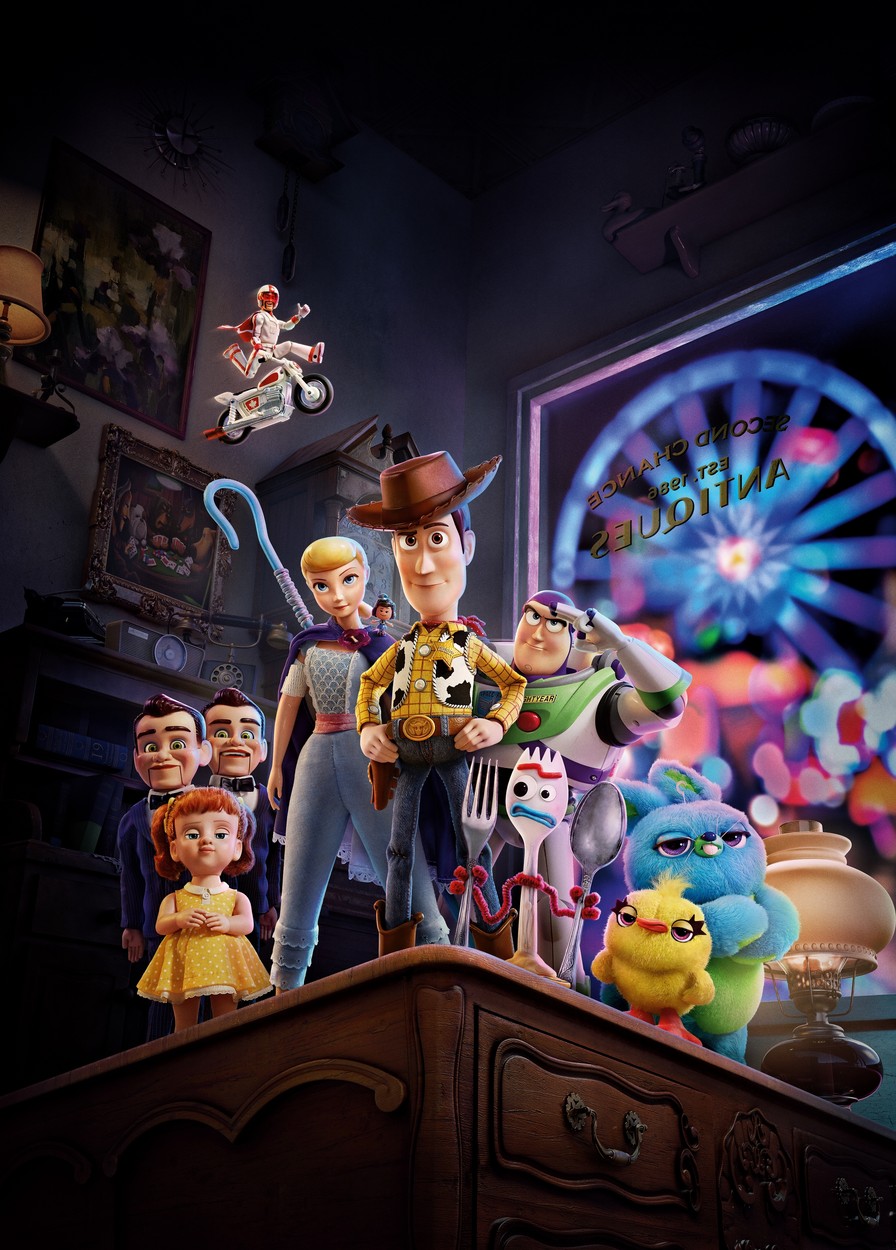 Междувременно „Играта на играчките“ е основен „продукт“ на Disney/Pixar през десетилетията, простиращ се  от оригиналния филм от 1995 г. до миналогодишния спин-оф „Lightyear“.