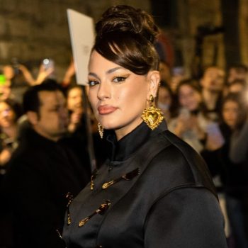 Огненото завръщане на Ашли Греъм в модното шоу на Dolce&Gabbana
