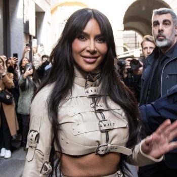 Ким Кардашиян и тоалетът ѝ се превърнаха в сензация в Милано