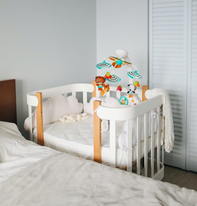 Списък с необходими бебешки стоки за подготовка на дома за новороденото