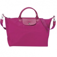 Тази чанта Longchamp Le Pliage Neo може да бъде ваша! 