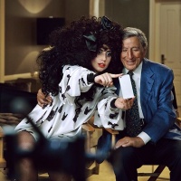 Лейди Гага и Тони Бенет стават лица на H&M
