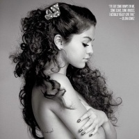 Селена Гомес в гола фотосесия за V Magazine
