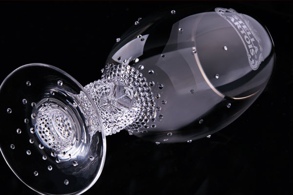 Stella Artois подарява кристален бокал с елементи Swarovski