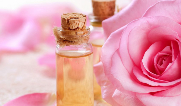 Ползите от розовото масло за здравето 