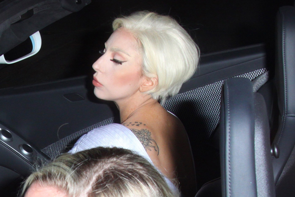 И Лейди Гага се сбогува с дългата коса