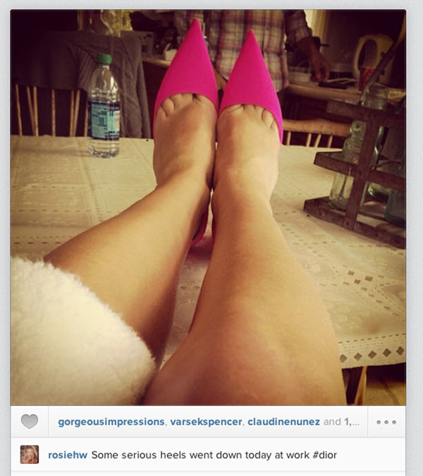 Новата мания в социалните мрежи са снимките на... крака