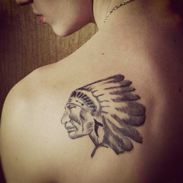 Джъстин Бийбър си татуира индианец